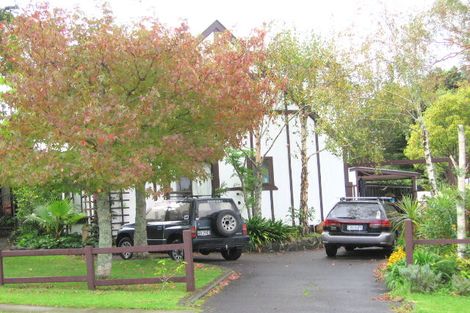 Photo of property in 12 Curacao Place, Half Moon Bay, Auckland, 2012