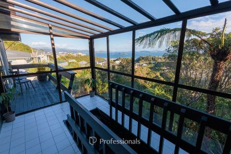 Photo of property in 52 Cypress Drive, Maungaraki, Lower Hutt, 5010
