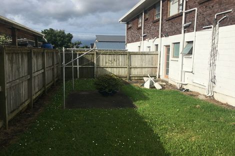 Photo of property in 2/3 Karaka Street, New Lynn, Auckland, 0600