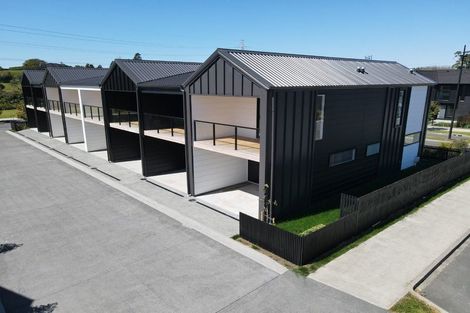 Photo of property in 79 Papatupu Way, Kumeu, 0810