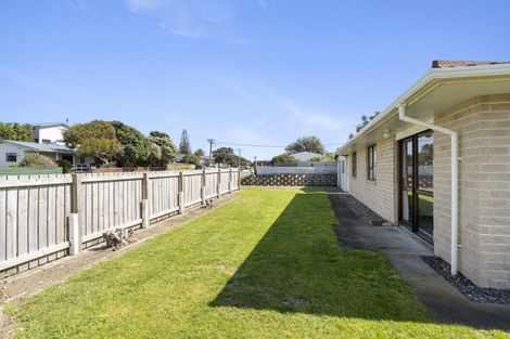 Photo of property in 87 Norfolk Crescent, Otaki Beach, Otaki, 5512