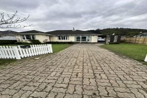Photo of property in 4 Miles Crescent, Wainuiomata, Lower Hutt, 5014
