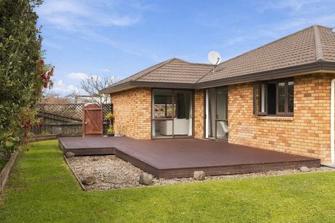 Photo of property in 21 Sorrento Place, Kelvin Grove, Palmerston North, 4414