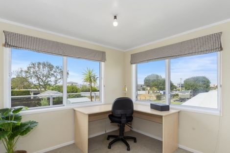 Photo of property in 36 Andrew Place, Otumoetai, Tauranga, 3110
