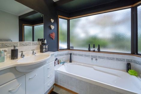 Photo of property in 50 Cressida Avenue, Stratford, 4332