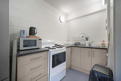 Photo of property in 3b Mountain Road, Mount Wellington, Auckland, 1060