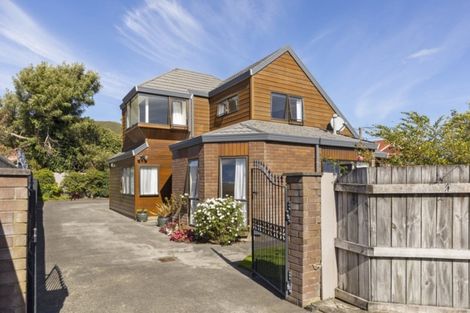 Photo of property in 2/72 Trafalgar Street, Waterloo, Lower Hutt, 5011