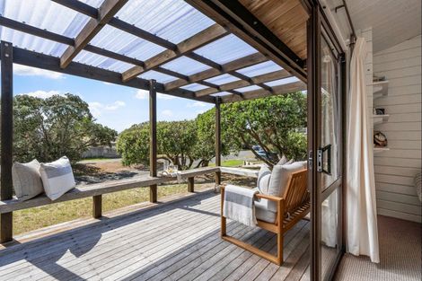 Photo of property in 15 St Anne Place, Omaha, 0986