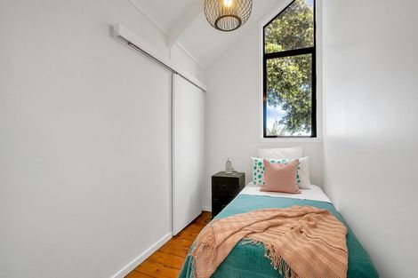 Photo of property in 2/7a Seaside Avenue, Waterview, Auckland, 1026