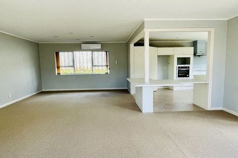 Photo of property in 7 Anure Place, Highland Park, Auckland, 2010