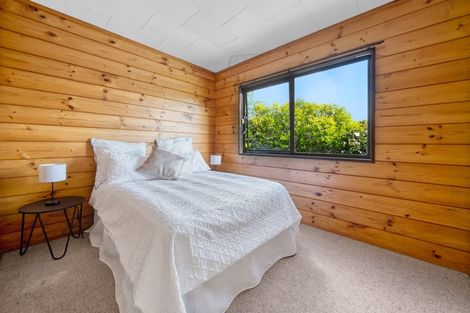 Photo of property in 2/72 Aeroview Drive, Beach Haven, Auckland, 0626