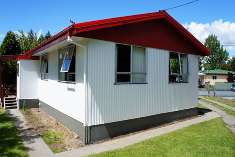 Photo of property in 16 Rata Road, Twizel, 7901