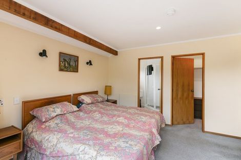 Photo of property in 2 Scorian Close, Karori, Wellington, 6012