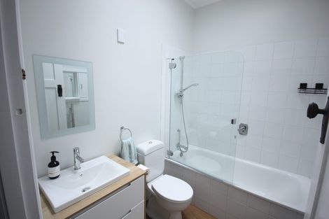 Photo of property in 71 Malvern Road, Morningside, Auckland, 1022