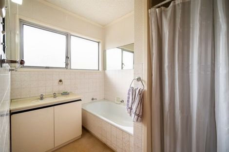 Photo of property in 2/4 Seaview Road, Milford, Auckland, 0620