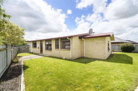Photo of property in 40 Geneva Terrace, Kelvin Grove, Palmerston North, 4414