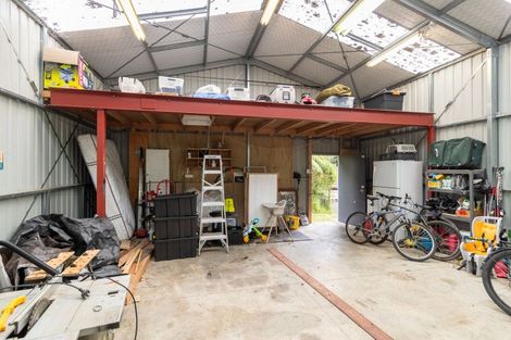 Photo of property in 124 Wyndham Road, Pinehaven, Upper Hutt, 5019