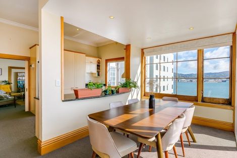 Photo of property in 218 Oriental Parade, Oriental Bay, Wellington, 6011
