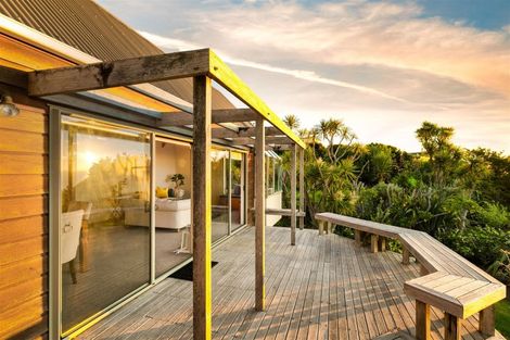 Photo of property in 28 Edwin Mitchelson Road, Muriwai, Waimauku, 0881