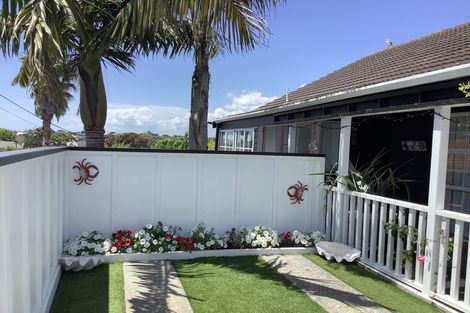 Photo of property in 2/28 Onepoto Road, Hauraki, Auckland, 0622