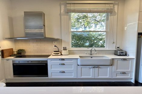 Photo of property in 49 Aurora Terrace, Kelburn, Wellington, 6012