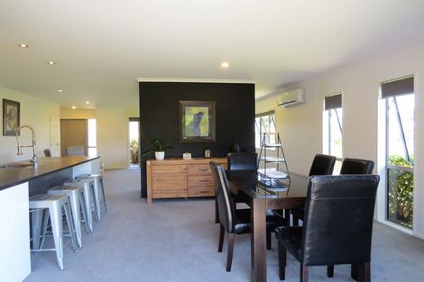 Photo of property in 32 Victoria Street, Coromandel, 3506