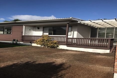 Photo of property in 8 Staveley Avenue, Mount Roskill, Auckland, 1041