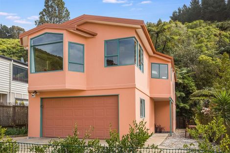 Photo of property in 68 Peterhouse Street, Tawa, Wellington, 5028