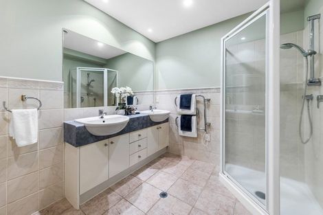 Photo of property in 2d/175 Hurstmere Road, Takapuna, Auckland, 0622