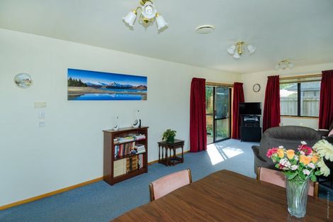 Photo of property in 2/25 Aberfoyle Place, Parklands, Christchurch, 8083