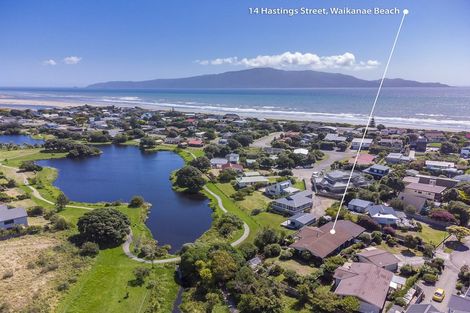 Photo of property in 14 Hastings Street, Waikanae Beach, Waikanae, 5036