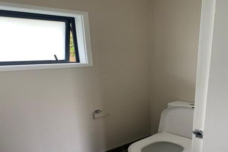 Photo of property in 8a Chetwode Grove, Newlands, Wellington, 6037