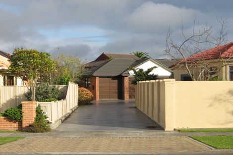 Photo of property in 8 Balmoral Drive, Terrace End, Palmerston North, 4410