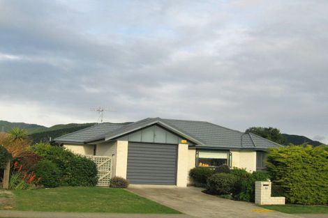 Photo of property in 92 Makarini Street, Paraparaumu, 5032
