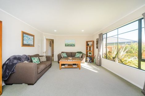 Photo of property in 39 Logan Way, Kelvin Grove, Palmerston North, 4414