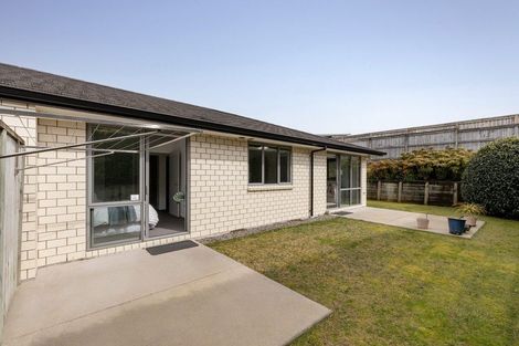 Photo of property in Waterview Estate, 2/4 Greystone Place, Omokoroa, 3114