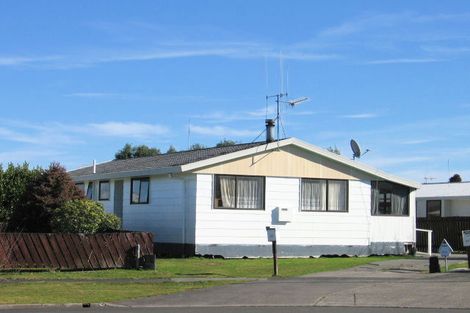 Photo of property in 21 Pringle Place, Nawton, Hamilton, 3200