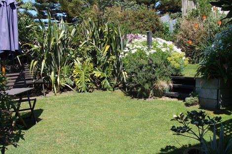 Photo of property in 65 Moana Street, Otaki Beach, Otaki, 5512