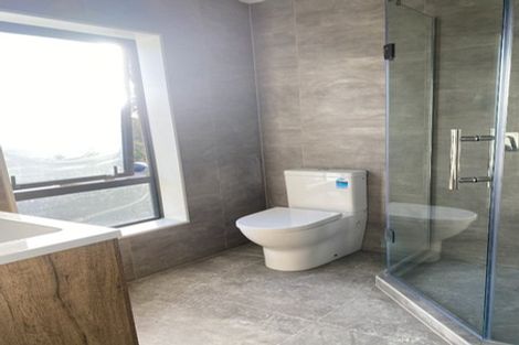 Photo of property in 50b Barbados Drive, Unsworth Heights, Auckland, 0632