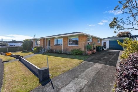 Photo of property in 16 Bronte Place, Whalers Gate, New Plymouth, 4310