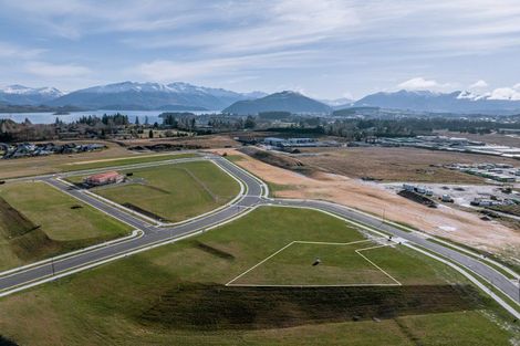 Photo of property in 13 Simpson Crescent, Wanaka, 9305
