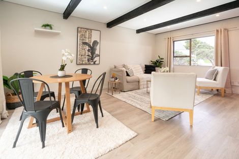 Photo of property in 138 Akaroa Drive, Maupuia, Wellington, 6022