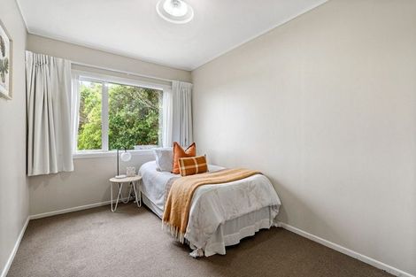 Photo of property in 1/15 Bloomsbury Grove, Newlands, Wellington, 6037