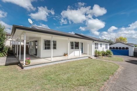 Photo of property in 107 Oakfield Crescent, Pukete, Hamilton, 3200