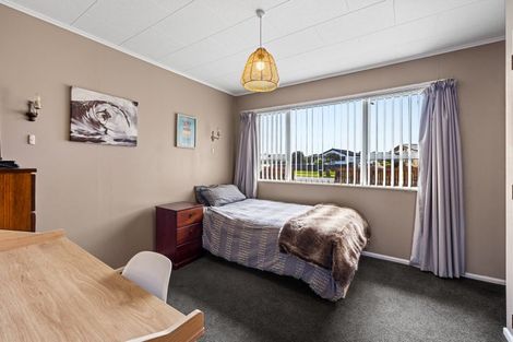 Photo of property in 11 Pohutukawa Drive, Opunake, 4616