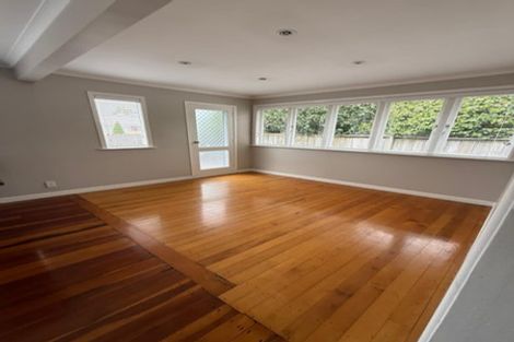 Photo of property in 1/48 Shakespeare Road, Milford, Auckland, 0620