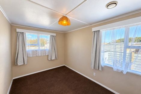 Photo of property in 6 Waihi Road, Hawera, 4610