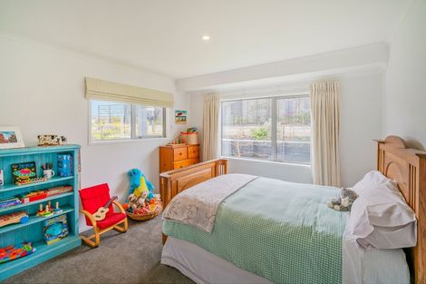 Photo of property in 20 Roseberry Place, Whitianga, 3510