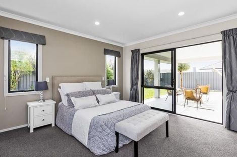 Photo of property in 19 Haast Place, Poraiti, Napier, 4112