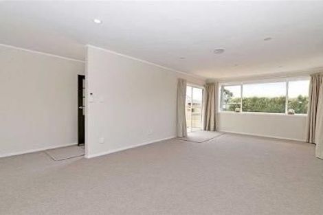 Photo of property in 62 Waimumu Road, Massey, Auckland, 0614